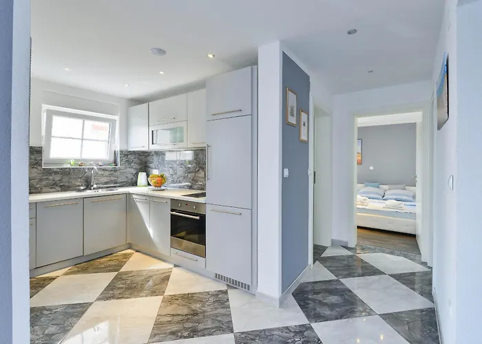 Viktoria With Pool Дом отдыха