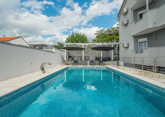 Viktoria With Pool Дом отдыха Масленица