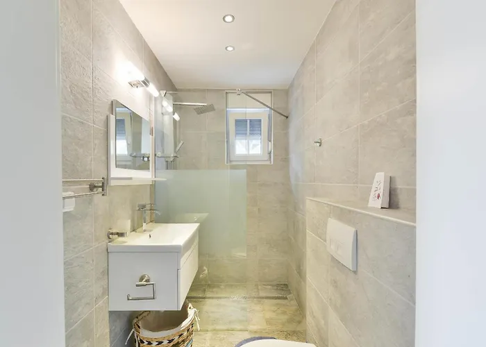 Viktoria With Pool Дом отдыха